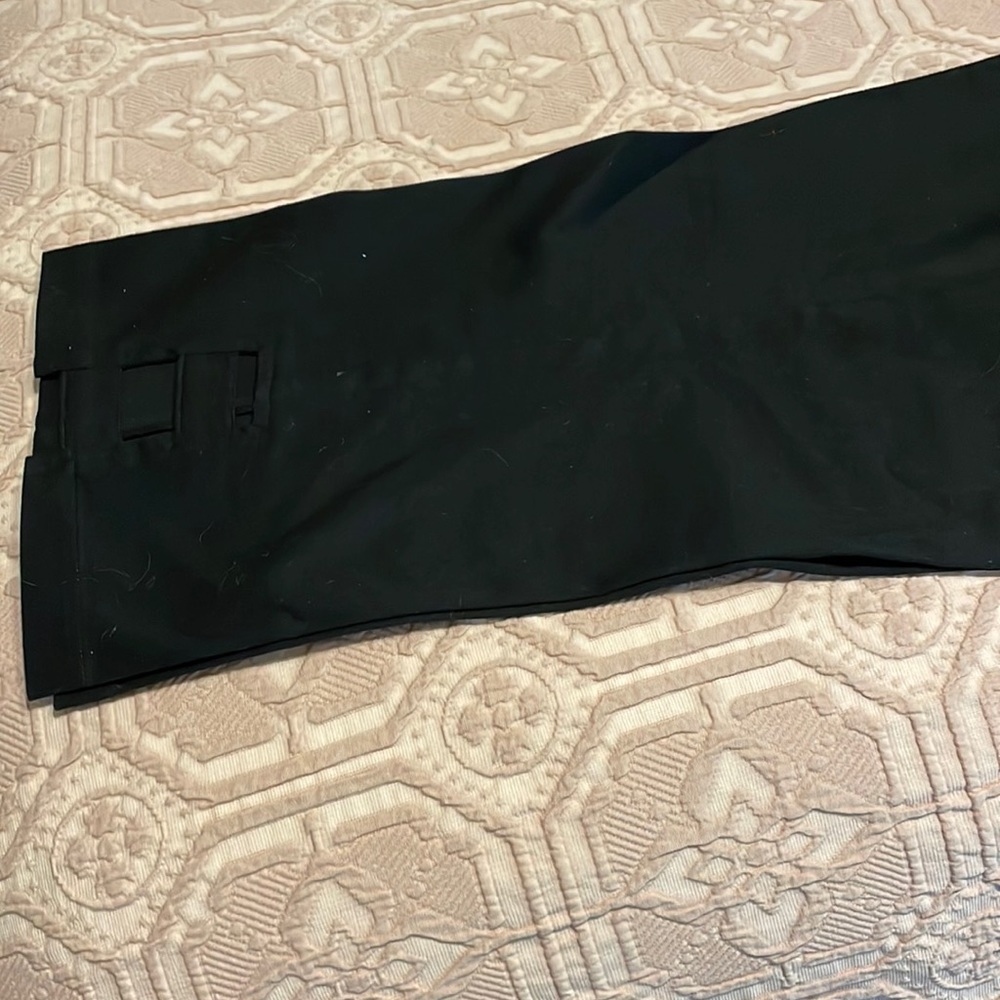 Ladies black capris. Excellent condition